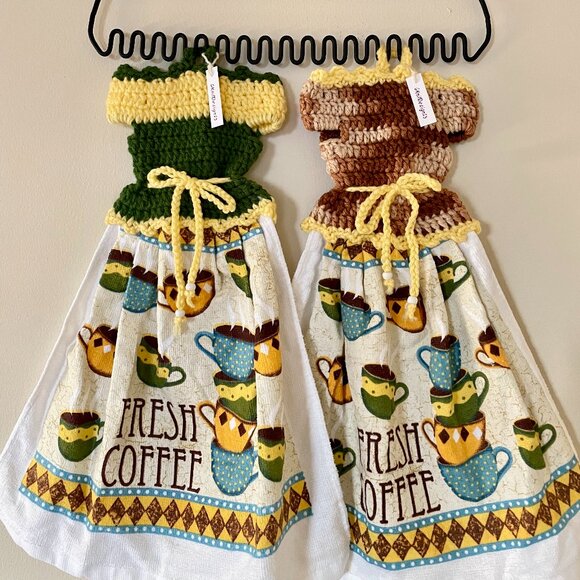 Crochet dress shape dish towel set, Handmade houswarming gift - Picture 2 of 13